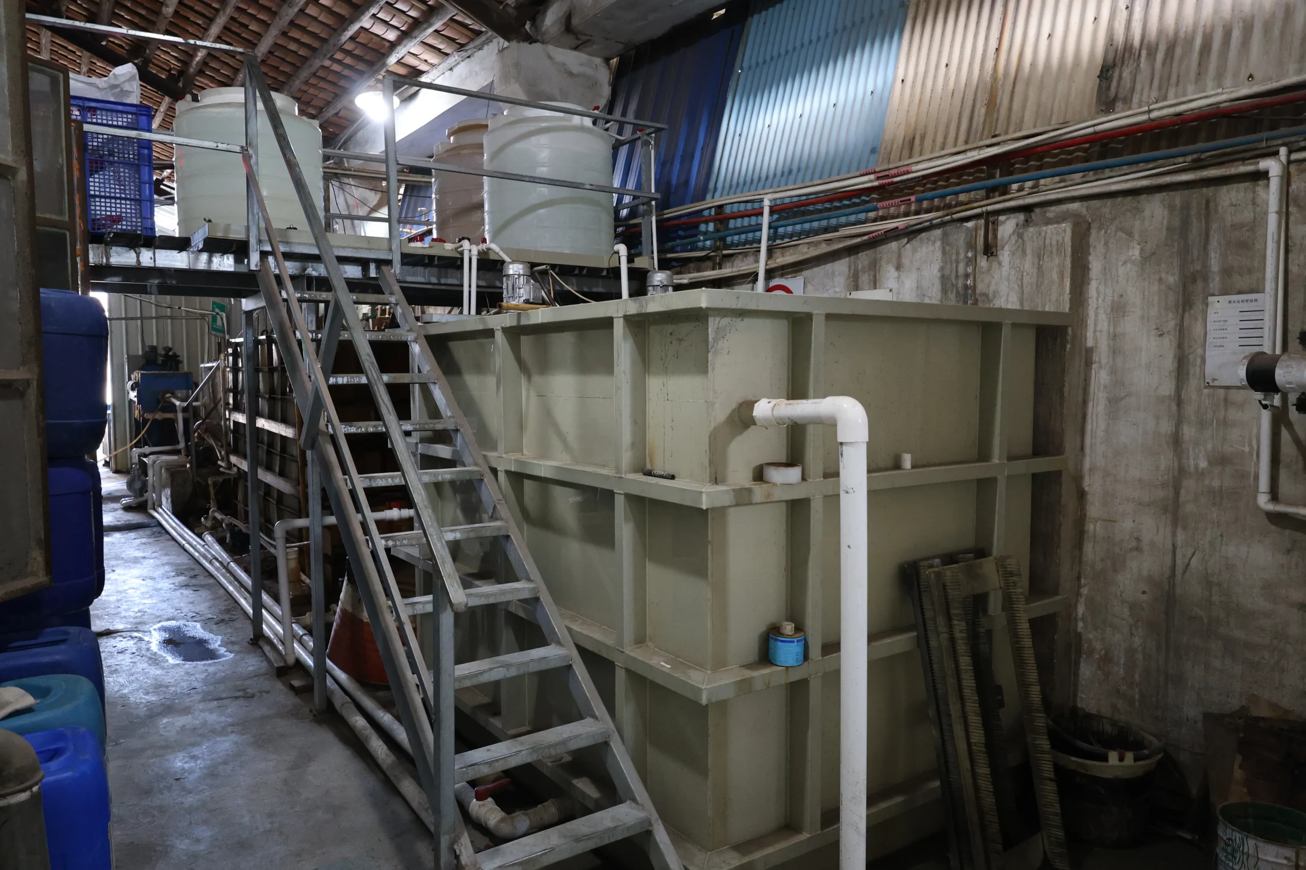 Long sidewall curing oven for extended steel beams