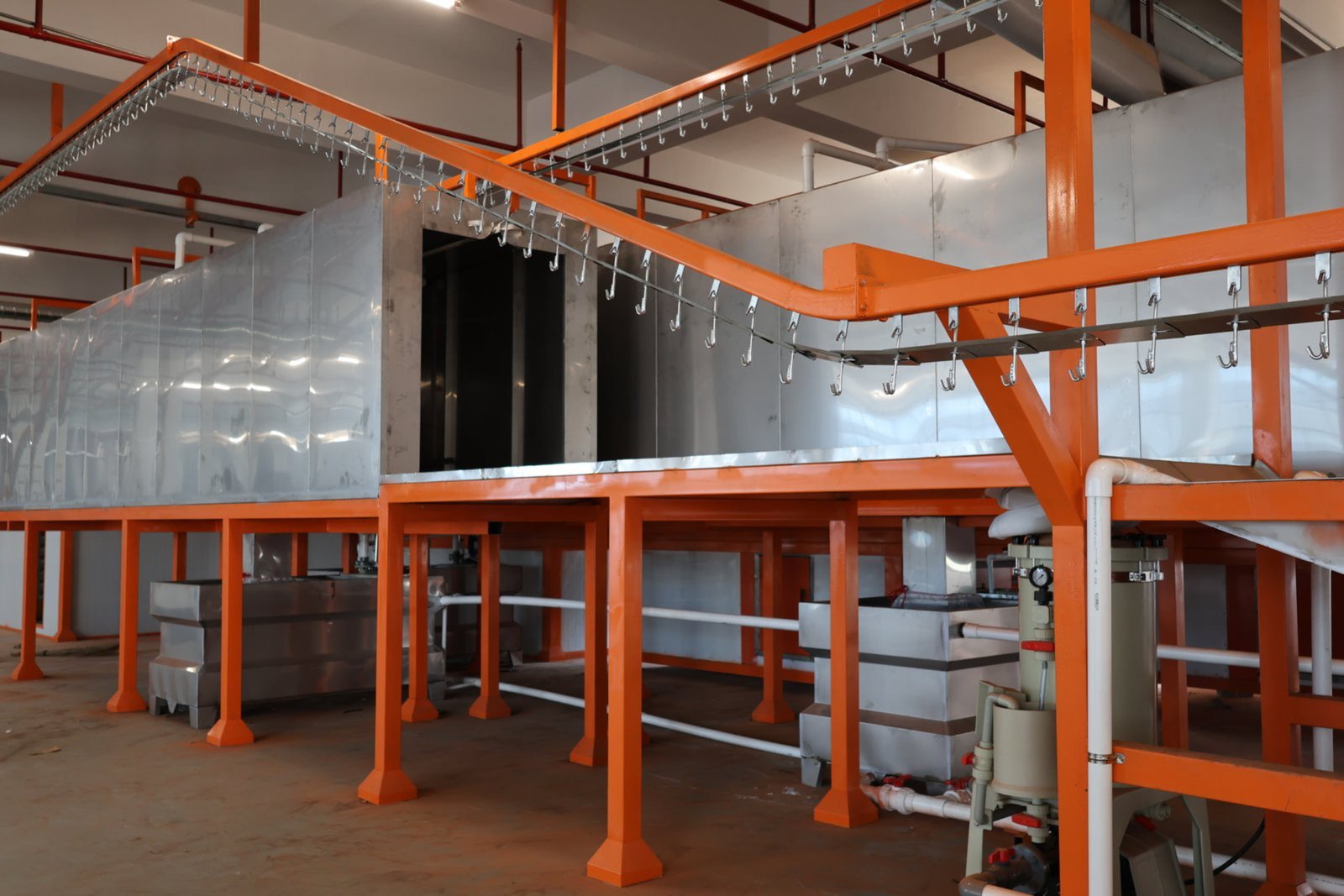 Electrostatic powder spray booth with cyclone collection system