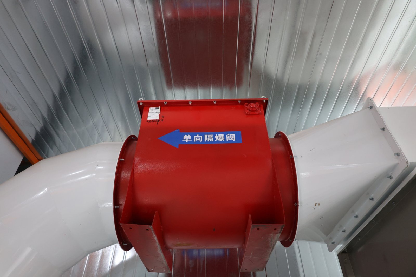 Elevator components and guide rails with industrial powder coating
