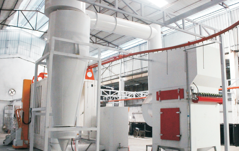 Big cyclone powder room for high-volume furniture coating line production 200000 pieces monthly